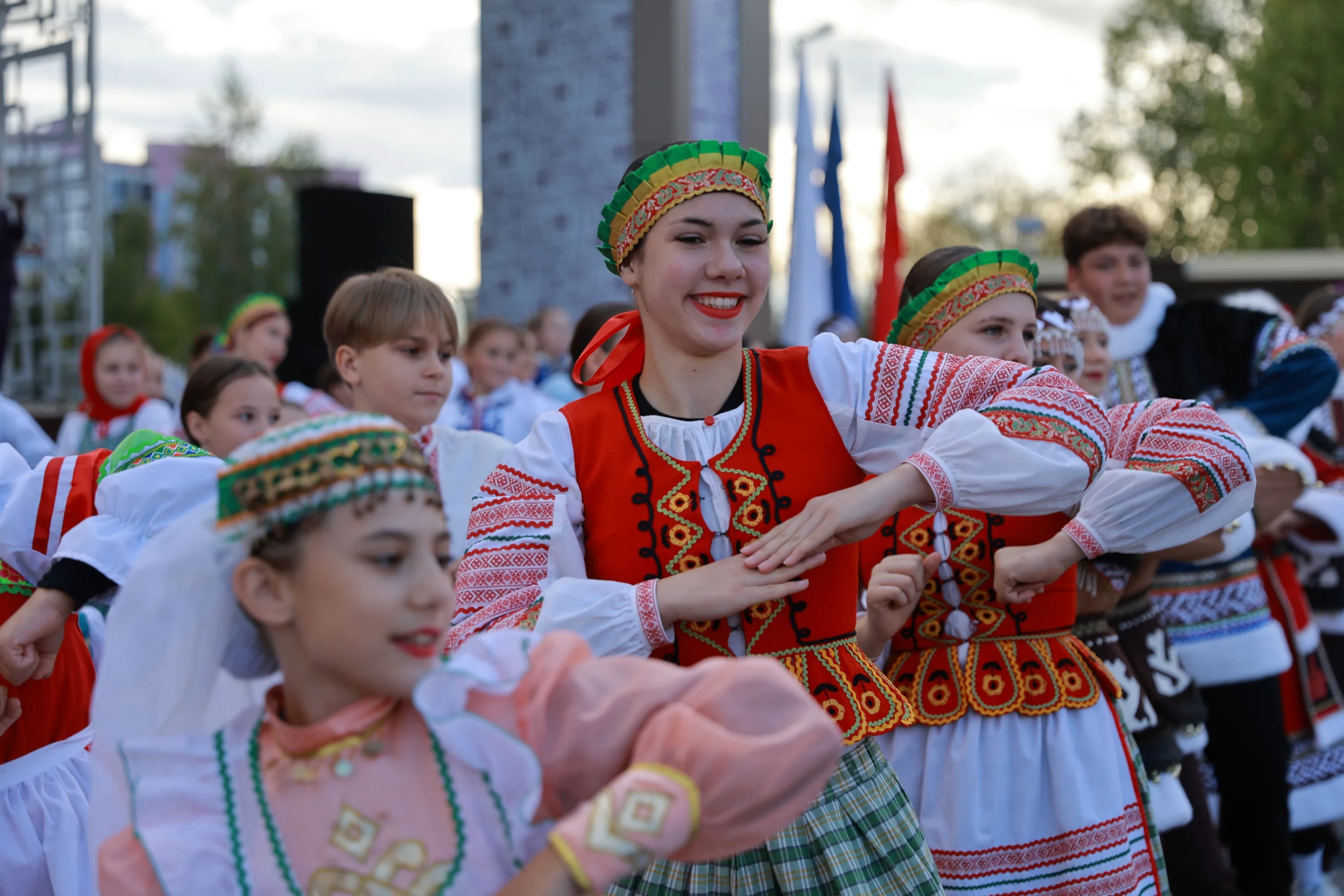 Губкинский танцует