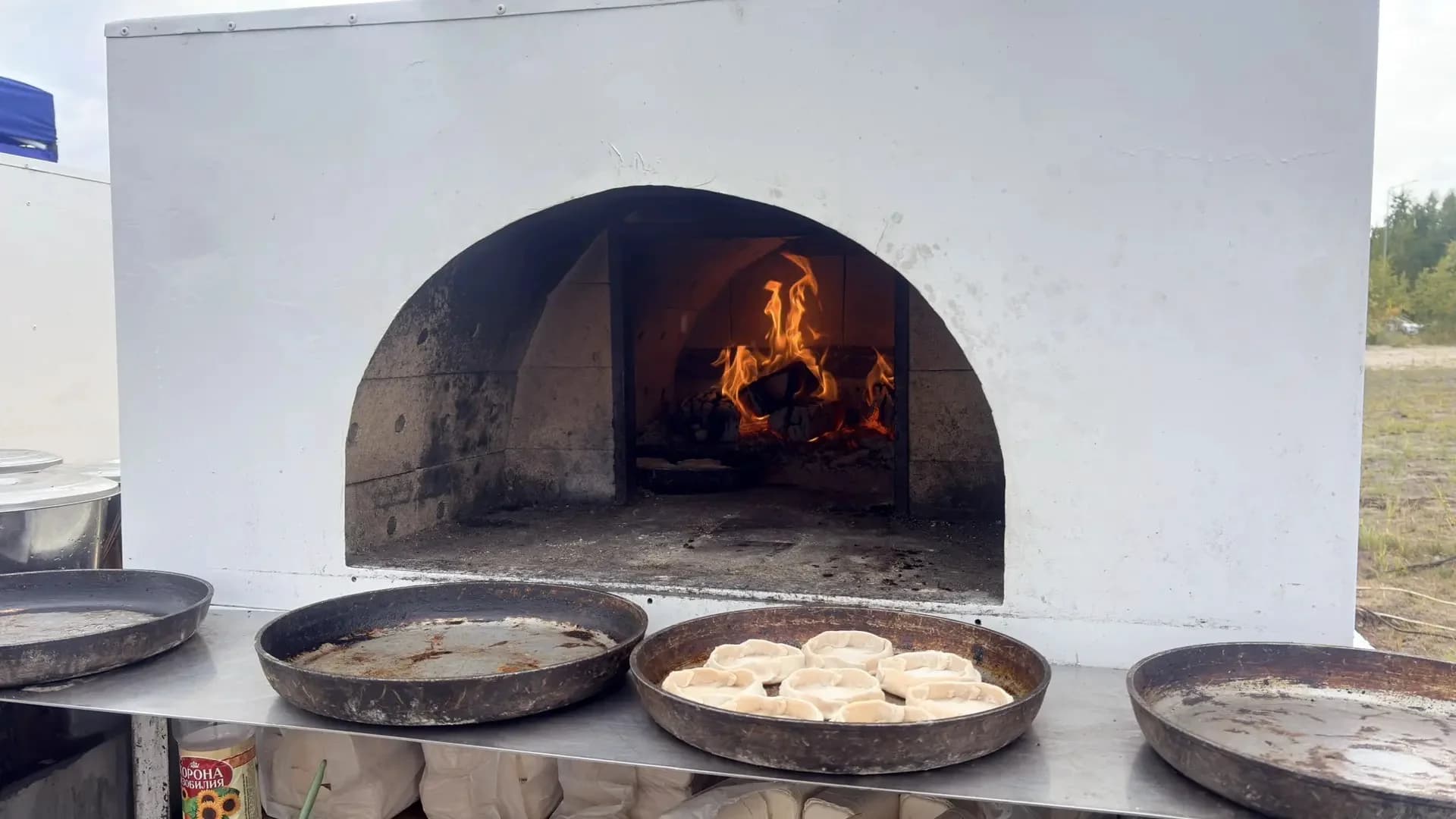 На улице работает настоящая печь
