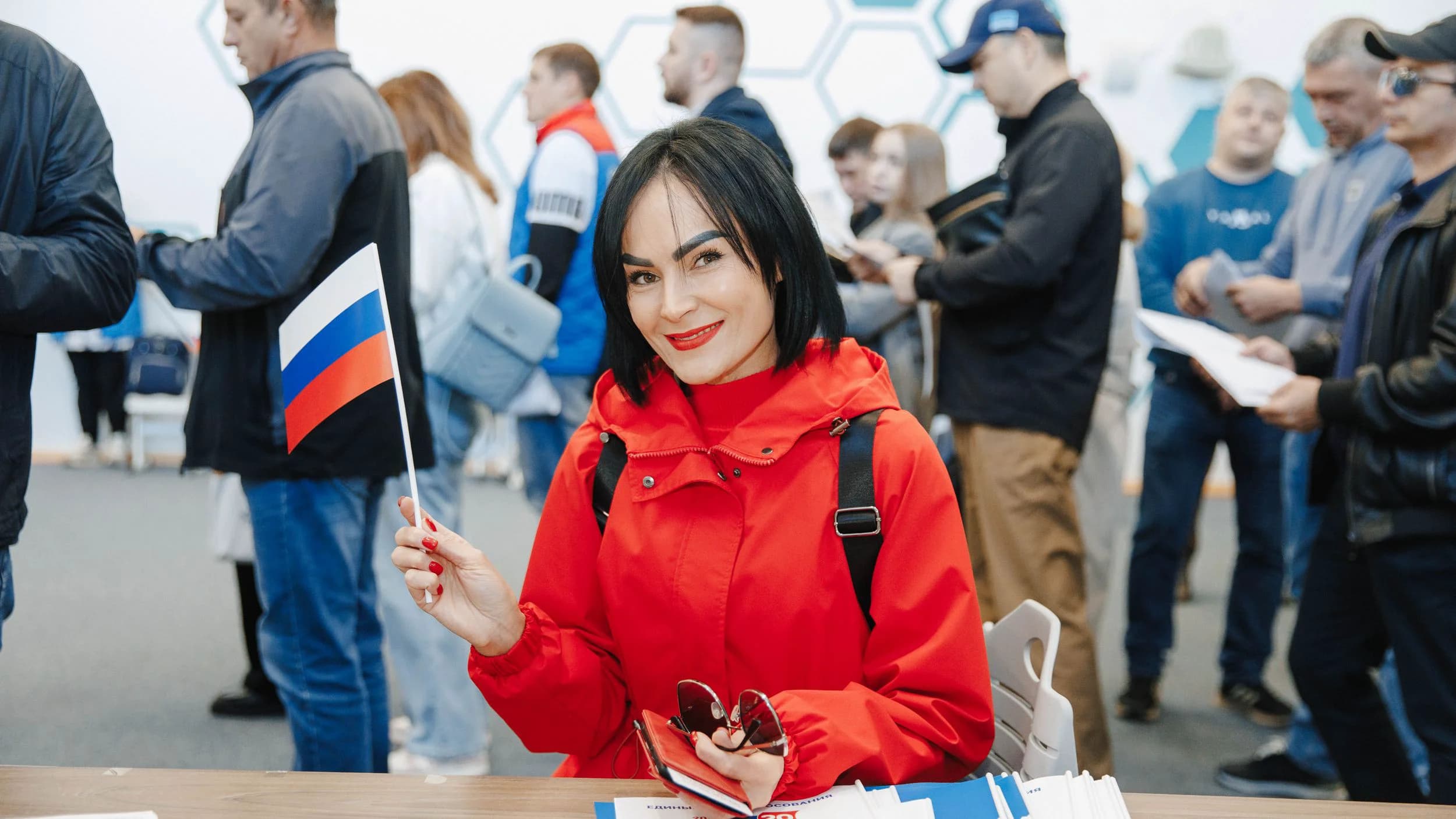 Избирательница на голосовании