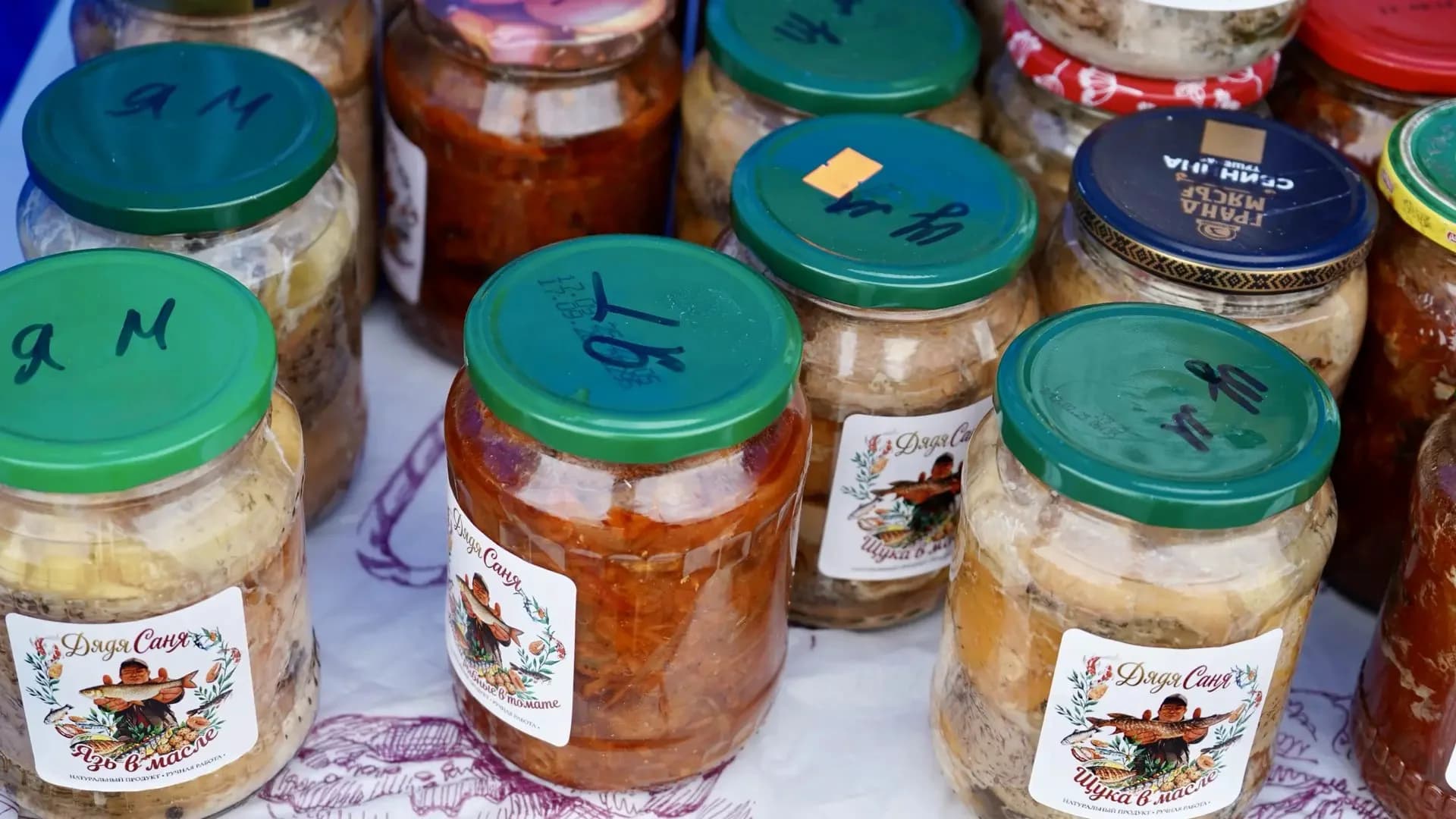 Консервы с ямальскими продуктами, приготовленные Татьяной Дротик