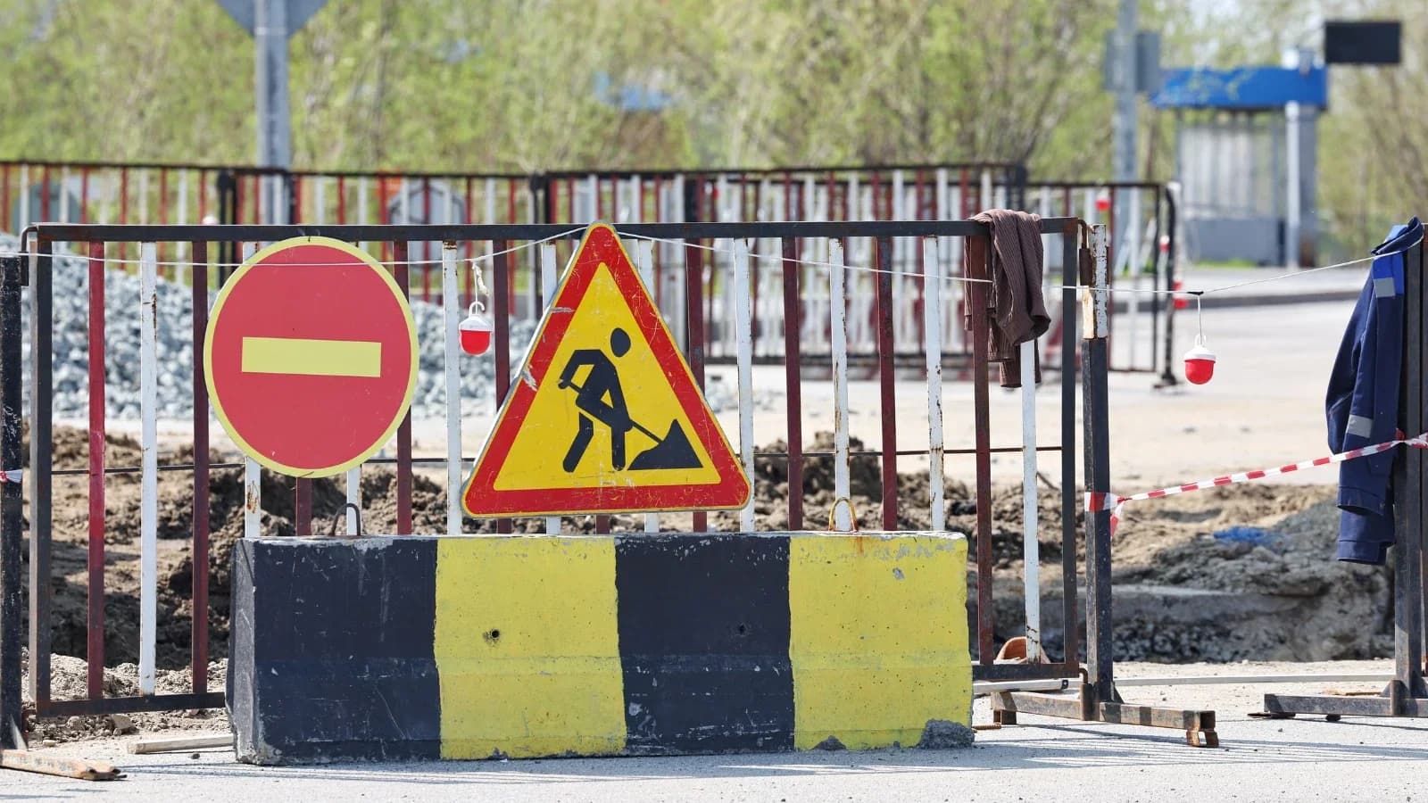 В Губкинском перекрыли проезд в 9 микрорайоне