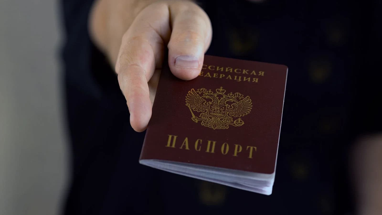 В Губкинском лишили гражданства РФ убийцу молодой мамы