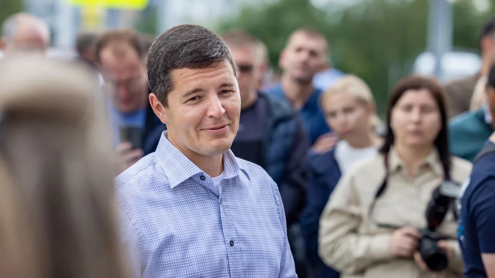 Дмитрий Артюхов передал гумпомощь в Волноваху