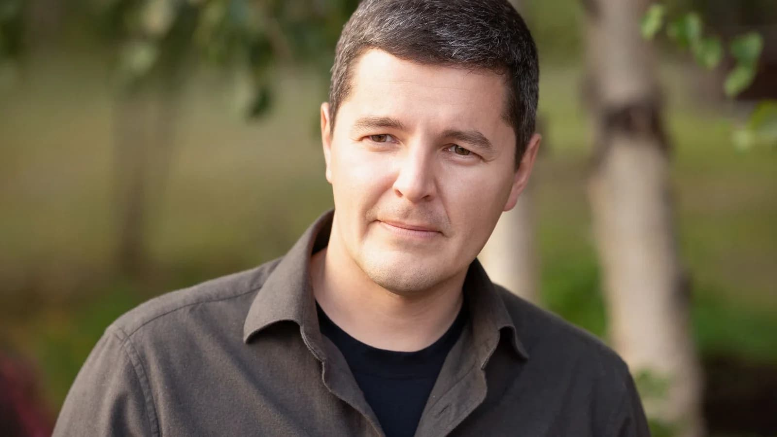 Дмитрий Артюхов начал Честный маршрут в Губкинском и пригласил жителей на встречу