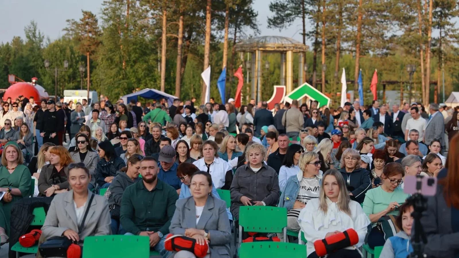 Жители Губкинского собрались поговорить с губернатором Ямала