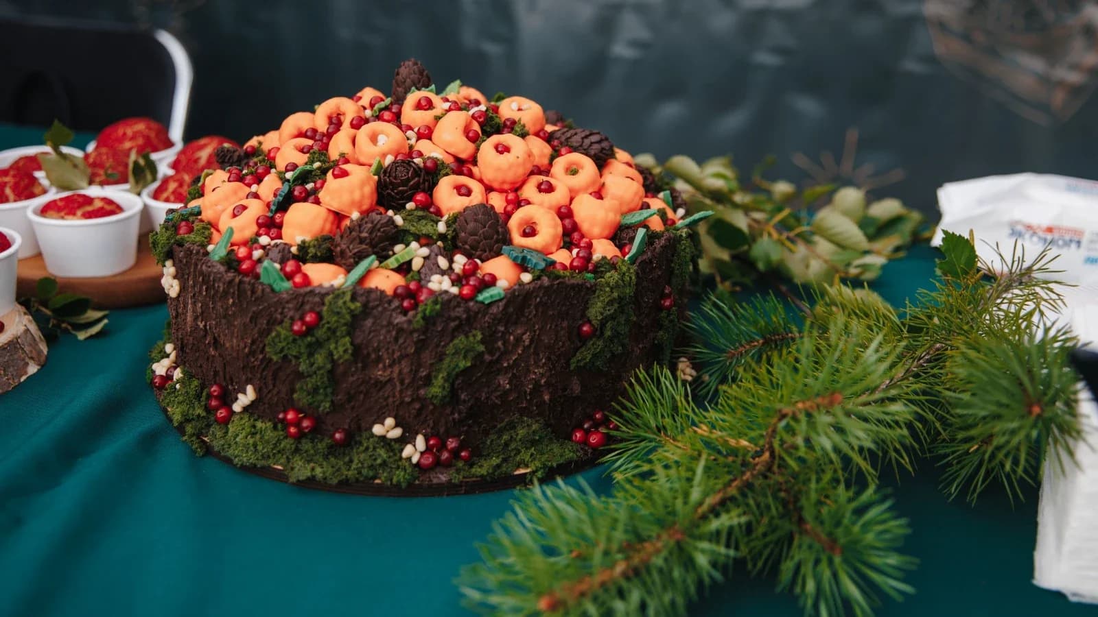 На фестивале «40 оттенков вкуса» в Губкинском выбрали лучшие творения шеф-поваров. Фото