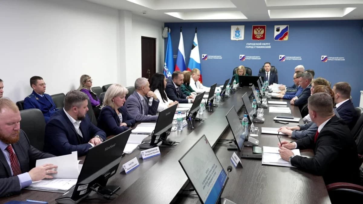 На первом заседании думы Губкинского утвердили спикера и его заместителей